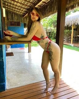 Marcela McGowan feet photo 3