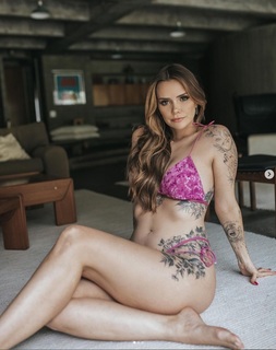 Marcela McGowan feet photo 15