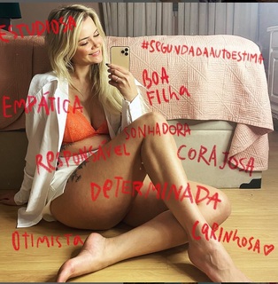 Marcela McGowan feet photo 4