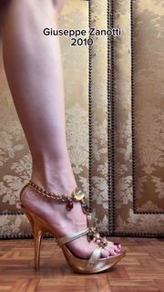 Marcela McGowan feet photo 6