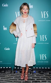 Marcelina Zawadzka feet photo thumbnail