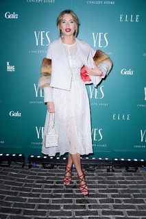 Marcelina Zawadzka feet photo thumbnail