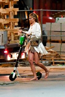 Marcelina Zawadzka feet photo thumbnail