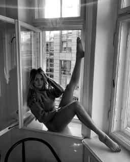 Marcelina Zawadzka feet photo thumbnail