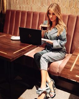 Marcelina Zawadzka feet photo thumbnail