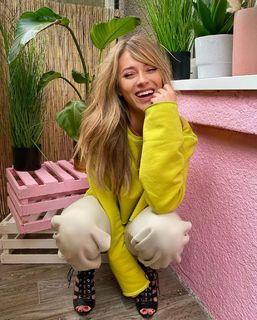 Marcelina Zawadzka feet photo thumbnail