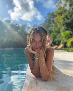 Marcelina Zawadzka feet photo thumbnail