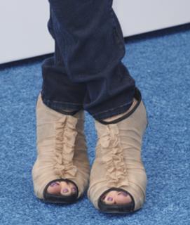 Marcia Gay Harden feet photo thumbnail