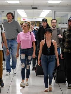 Maren Morris feet photo thumbnail