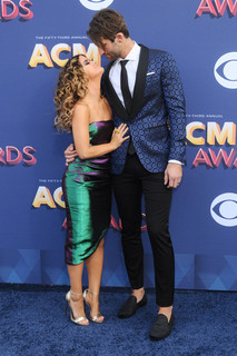 Maren Morris feet photo thumbnail