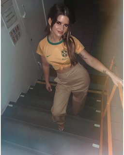 Maren Morris feet photo thumbnail