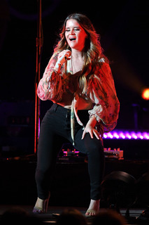 Maren Morris feet photo thumbnail