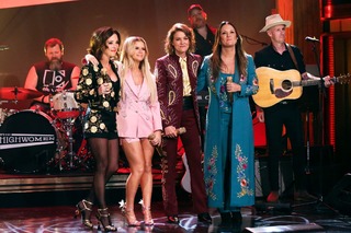 Maren Morris feet photo thumbnail