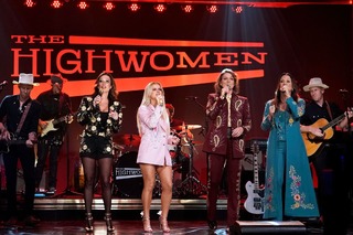 Maren Morris feet photo thumbnail