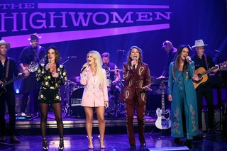 Maren Morris feet photo thumbnail