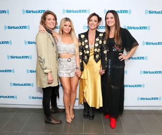 Maren Morris feet photo thumbnail