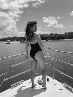 Maren Morris feet photo thumbnail