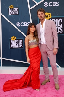 Maren Morris feet photo thumbnail