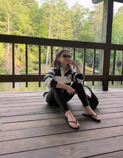 Maren Morris feet photo 1