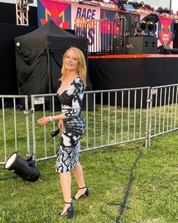 Marg Helgenberger feet photo thumbnail