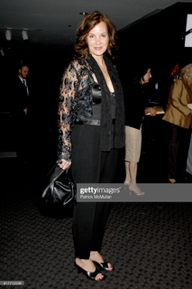 Margaret Colin feet photo 13