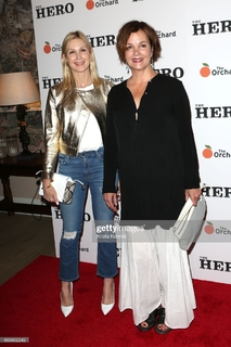 Margaret Colin feet photo 4