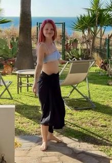 Margaret feet photo 4