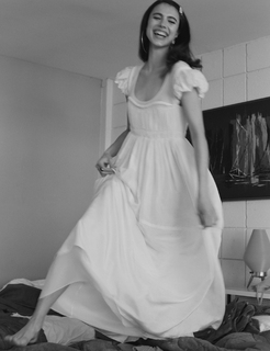Margaret Qualley feet photo thumbnail