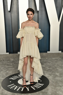 Margaret Qualley feet photo thumbnail