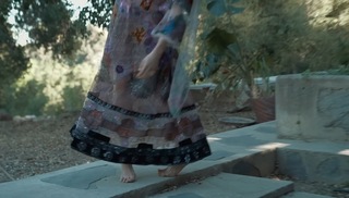 Margaret Qualley feet photo thumbnail