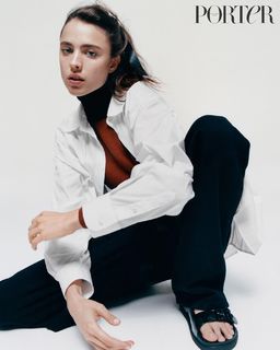 Margaret Qualley feet photo thumbnail