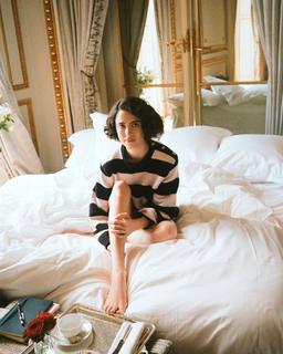 Margaret Qualley feet photo thumbnail