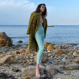 Margaret Qualley feet photo thumbnail