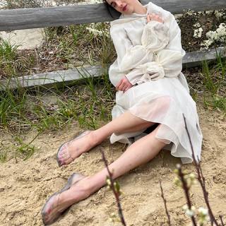 Margaret Qualley feet photo thumbnail