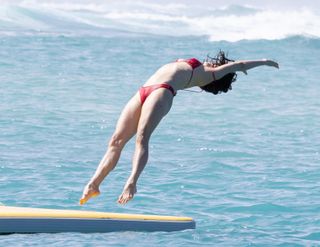 Margaret Qualley feet photo thumbnail