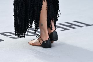 Margaret Qualley feet photo 5