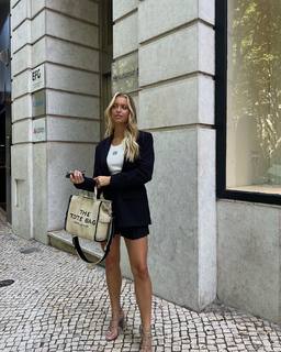 Margarida Corceiro feet photo thumbnail