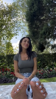 Margarita Smith feet photo thumbnail