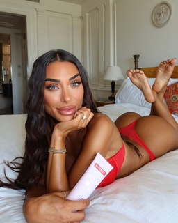Margarita Smith feet photo thumbnail