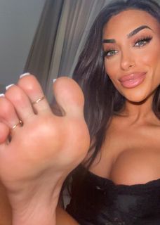 Margarita Smith feet photo thumbnail
