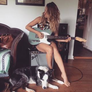 Margo Price feet photo 1