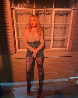 Margo Price feet photo 12