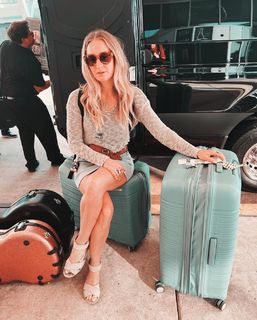 Margo Price feet photo 1
