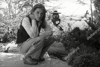 Margot Kidder feet photo thumbnail