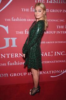 Margot Robbie feet photo thumbnail