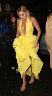 Margot Robbie feet photo thumbnail