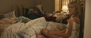 Margot Robbie feet photo thumbnail