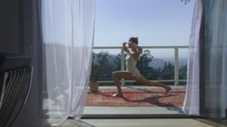 Margot Robbie feet photo thumbnail