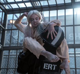 Margot Robbie feet photo thumbnail