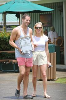 Margot Robbie feet photo thumbnail
